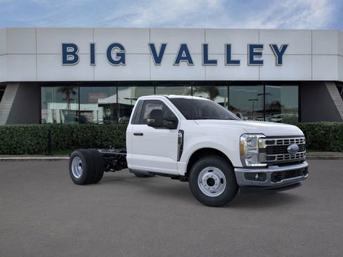 New 2026 Ford F350 XL w/ XL Chrome Package image 7