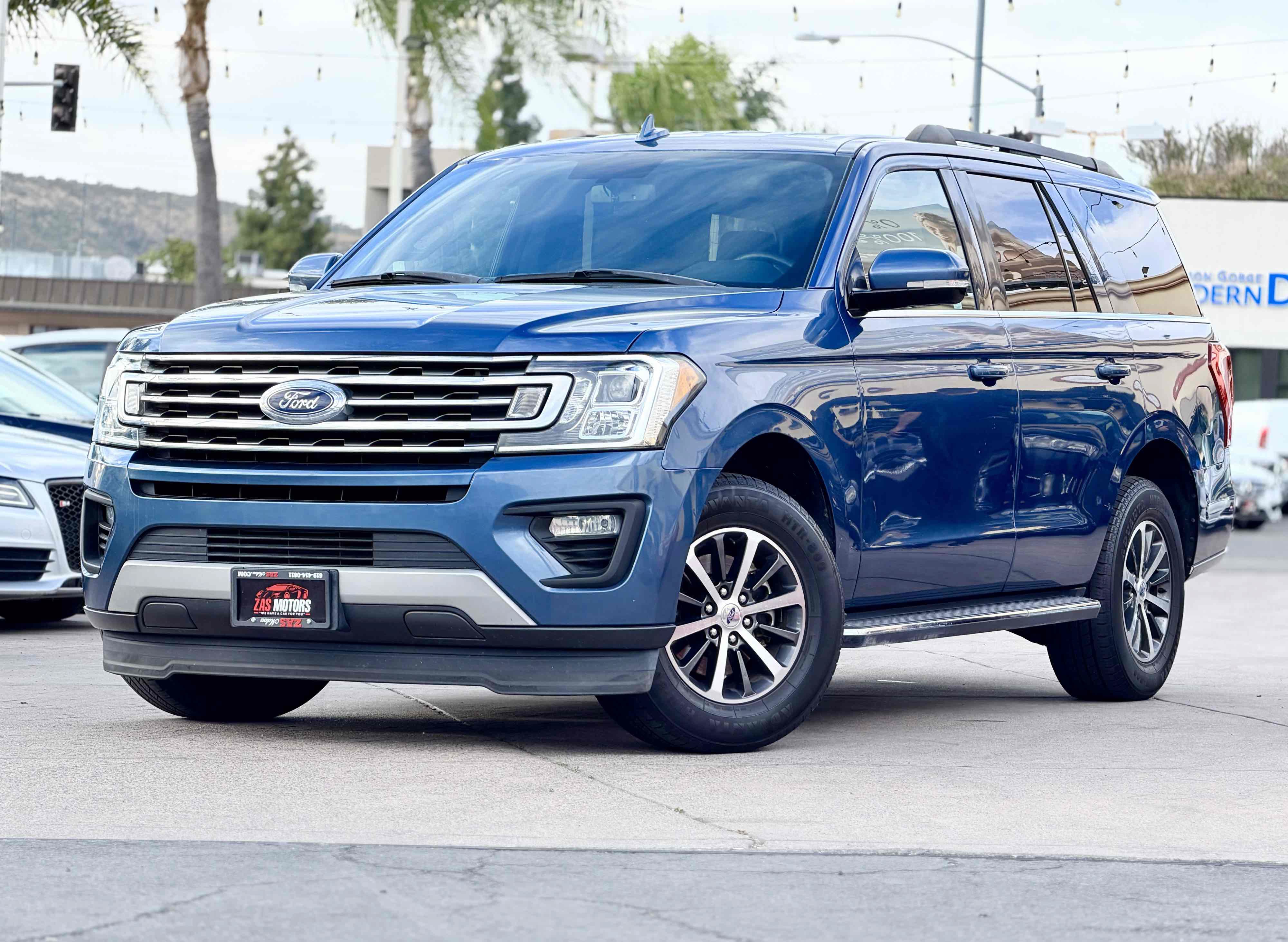 Used 2019 Ford Expedition XLT w/ Equipment Group 202A RWD image 1