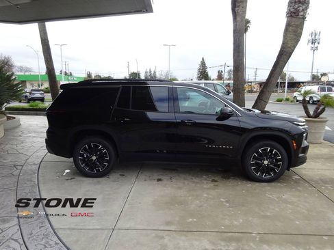 New 2026 Chevrolet Traverse LT w/ Sun and Wheel Package image 9