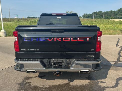Used 2022 Chevrolet Silverado 1500 LT AWD/4WD image 4