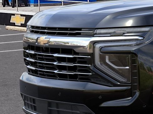 New 2026 Chevrolet Suburban LT image 13