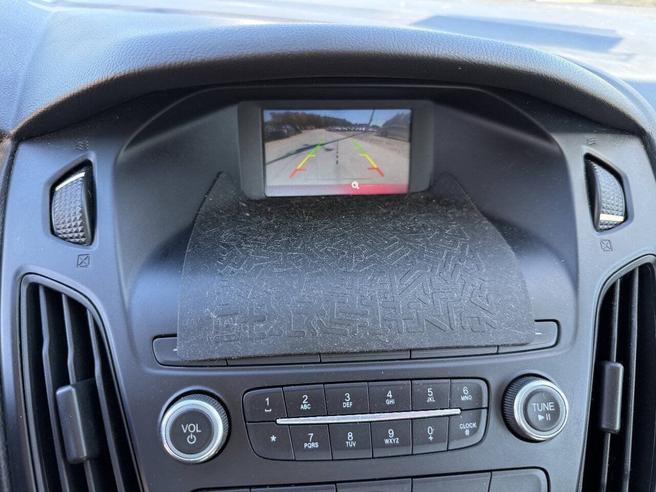 Used 2015 Ford Focus SE FWD image 27