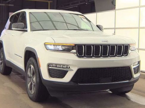 Used 2023 Jeep Grand Cherokee 4WD 4xe image 1
