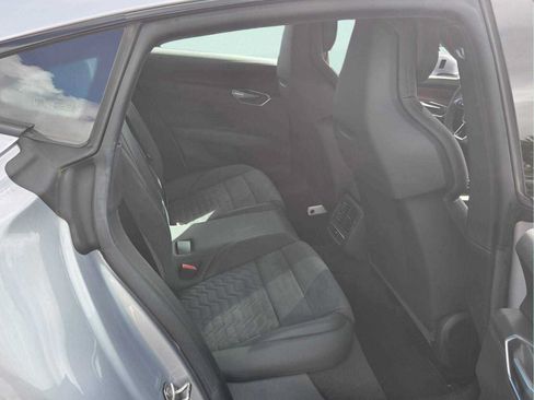 Used 2022 Audi e-tron GT Premium Plus AWD/4WD image 20