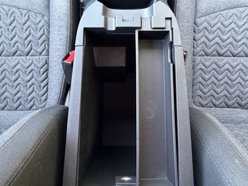 Used 2024 Chevrolet Equinox LT image 23