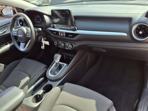 Used 2023 Kia Forte LXS FWD image 28