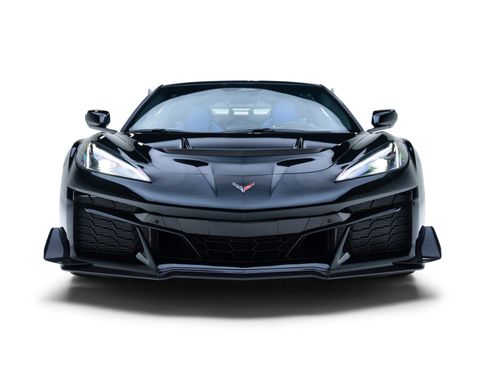 Used 2026 Chevrolet Corvette ZR1 w/ ZR1 Carbon Fiber Aero Package RWD image 3