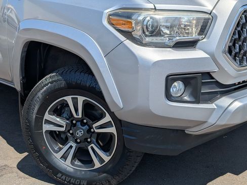 Used 2019 Toyota Tacoma TRD Sport w/ Technology Package RWD image 10