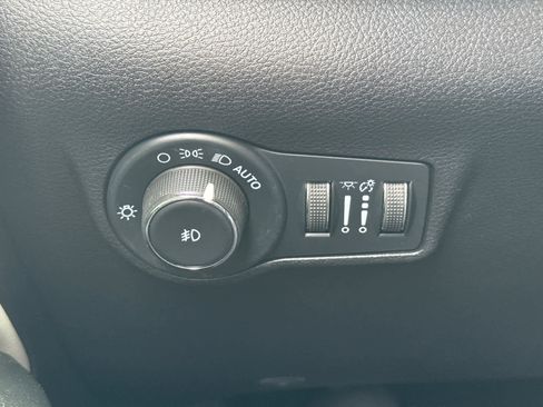 Used 2022 Jeep Compass Limited w/ Elite Group image 22