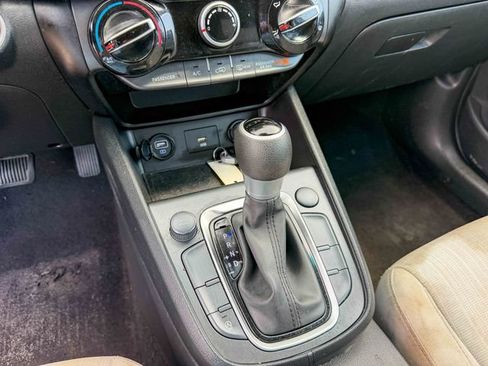 Used 2023 Hyundai Kona SEL FWD image 11