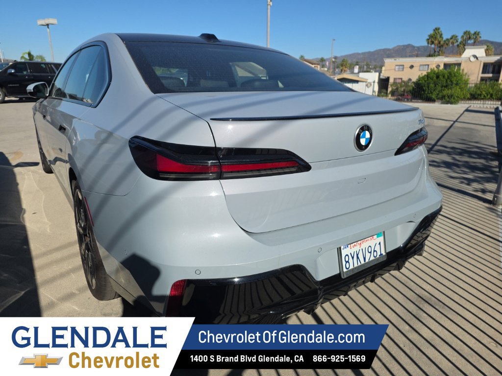 Used 2023 BMW 740i w/ Parking Assistance Package RWD image 3