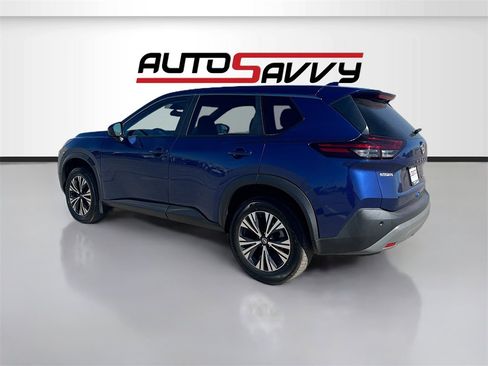 Used 2023 Nissan Rogue SV image 5