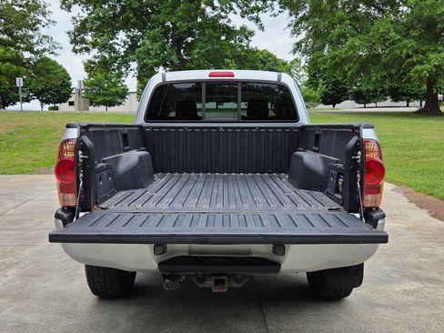 Used 2005 Toyota Tacoma PreRunner RWD image 8
