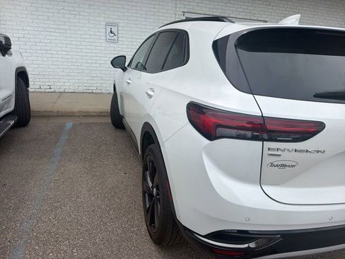 Used 2023 Buick Envision Essence w/ Sport Touring Package AWD/4WD image 5