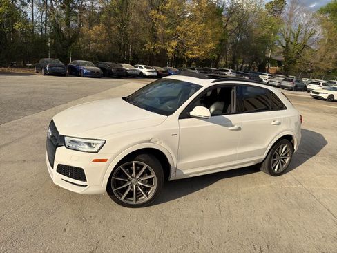 Used 2018 Audi Q3 2.0T Premium Plus w/ Premium Plus Package image 4