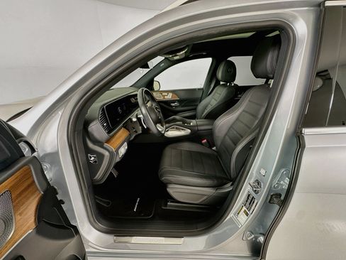 Used 2024 Mercedes-Benz GLS 450 4MATIC image 23