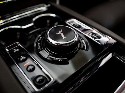 Used 2023 Rolls-Royce Cullinan w/ Cullinan Package AWD/4WD image 17