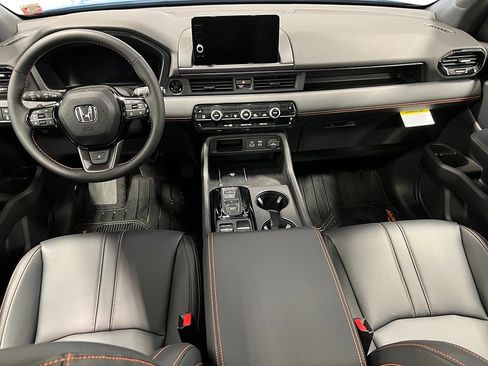 New 2025 Honda Pilot TrailSport image 23