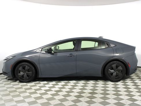 Used 2024 Toyota Prius LE image 27