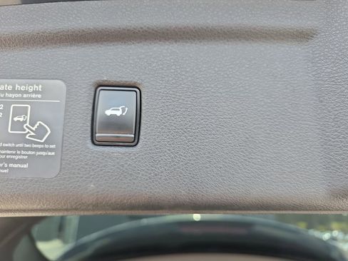 Used 2022 INFINITI QX50 Pure image 17