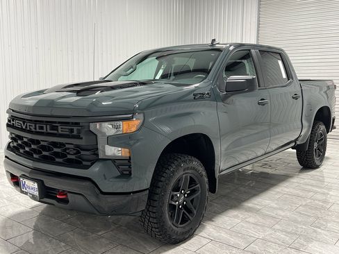 New 2026 Chevrolet Silverado 1500 Custom Trail Boss w/ LPO, Dark Essentials Package image 1