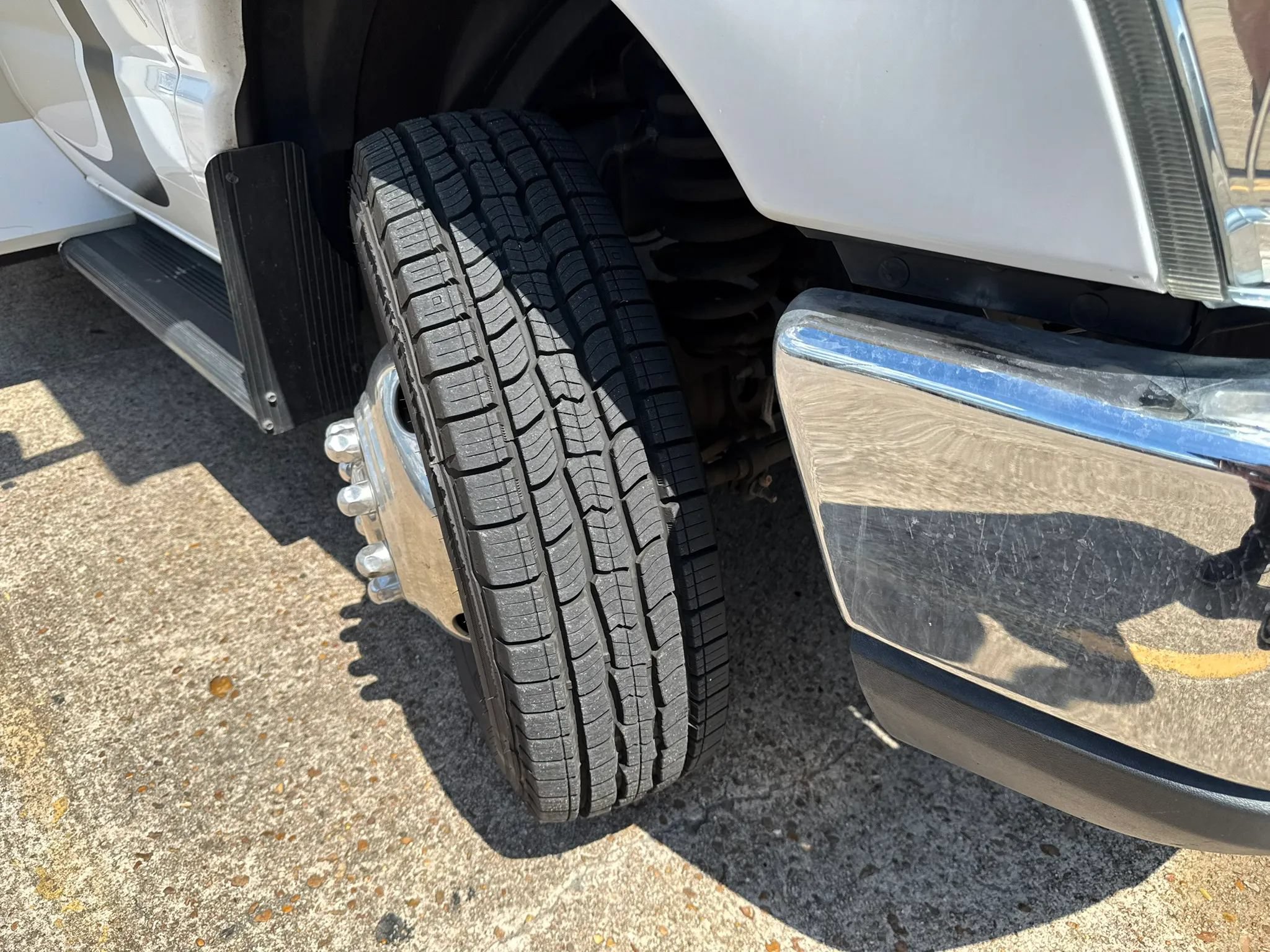 Used 2017 Ford E-450 and Econoline 450 Super Duty w/ Motorhome Prep Package RWD image 25