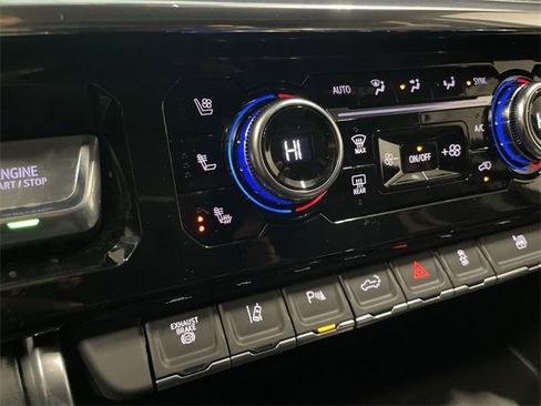 New 2026 GMC Sierra 3500 Denali w/ Denali Reserve Package image 31