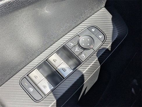 New 2025 Mitsubishi Outlander SE image 25