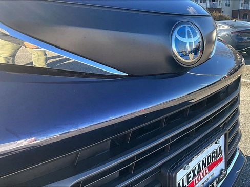 Used 2024 Toyota Sienna XLE image 30