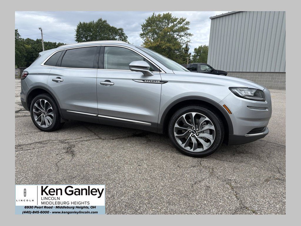 Used 2023 Lincoln Nautilus Reserve AWD/4WD image 1