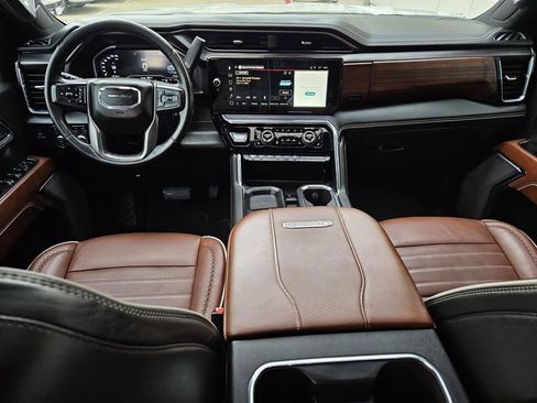 Used 2024 GMC Sierra 3500 Denali Ultimate image 8