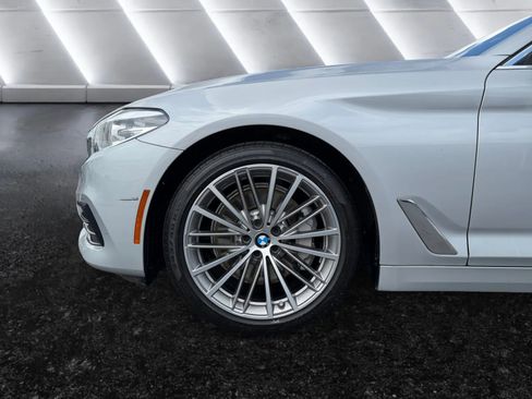 Used 2019 BMW 530i w/ Convenience Package RWD image 14