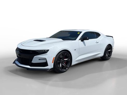 Used 2019 Chevrolet Camaro SS RWD image 1