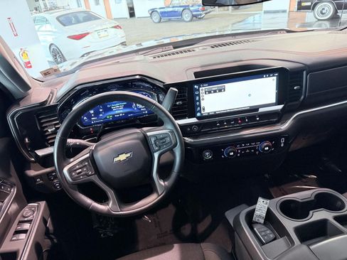 Used 2023 Chevrolet Silverado 1500 LT AWD/4WD image 39