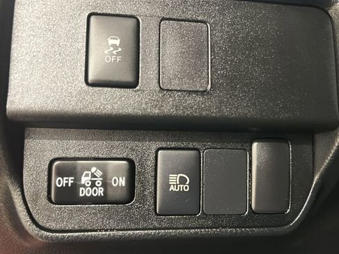 Used 2021 Toyota Tacoma SR image 19