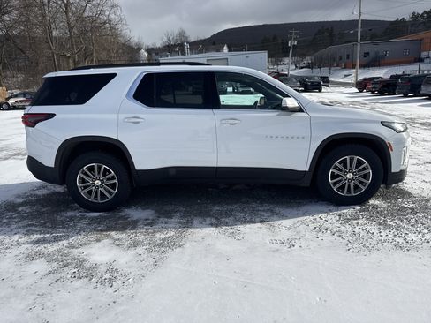 Used 2023 Chevrolet Traverse LT image 11