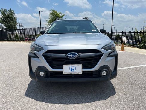 Used 2023 Subaru Outback Premium AWD/4WD image 2