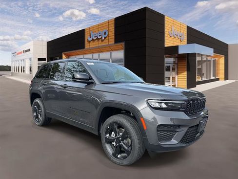 New 2025 Jeep Grand Cherokee Altitude image 1