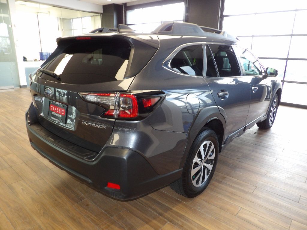 Used 2025 Subaru Outback Premium AWD/4WD image 6
