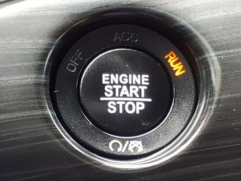 Used 2019 Jeep Grand Cherokee Altitude AWD/4WD image 19