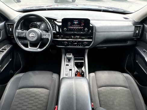 Used 2025 Nissan Pathfinder SV FWD image 19