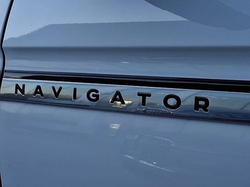 New 2026 Lincoln Navigator L Reserve AWD/4WD image 21