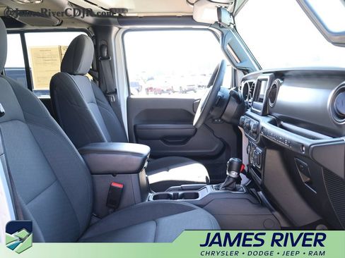 Used 2023 Jeep Wrangler Unlimited AWD/4WD image 9