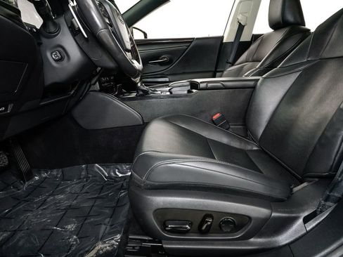 Used 2020 Lexus ES 300h 300h w/ Premium Package image 12