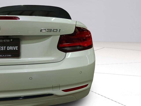 Used 2020 BMW 230i Convertible w/ Premium Package RWD image 8