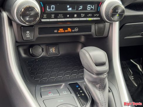 Certified 2025 Toyota RAV4 LE image 27