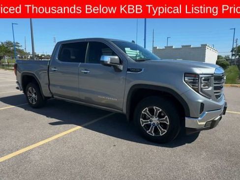 Used 2025 GMC Sierra 1500 SLT AWD/4WD image 2