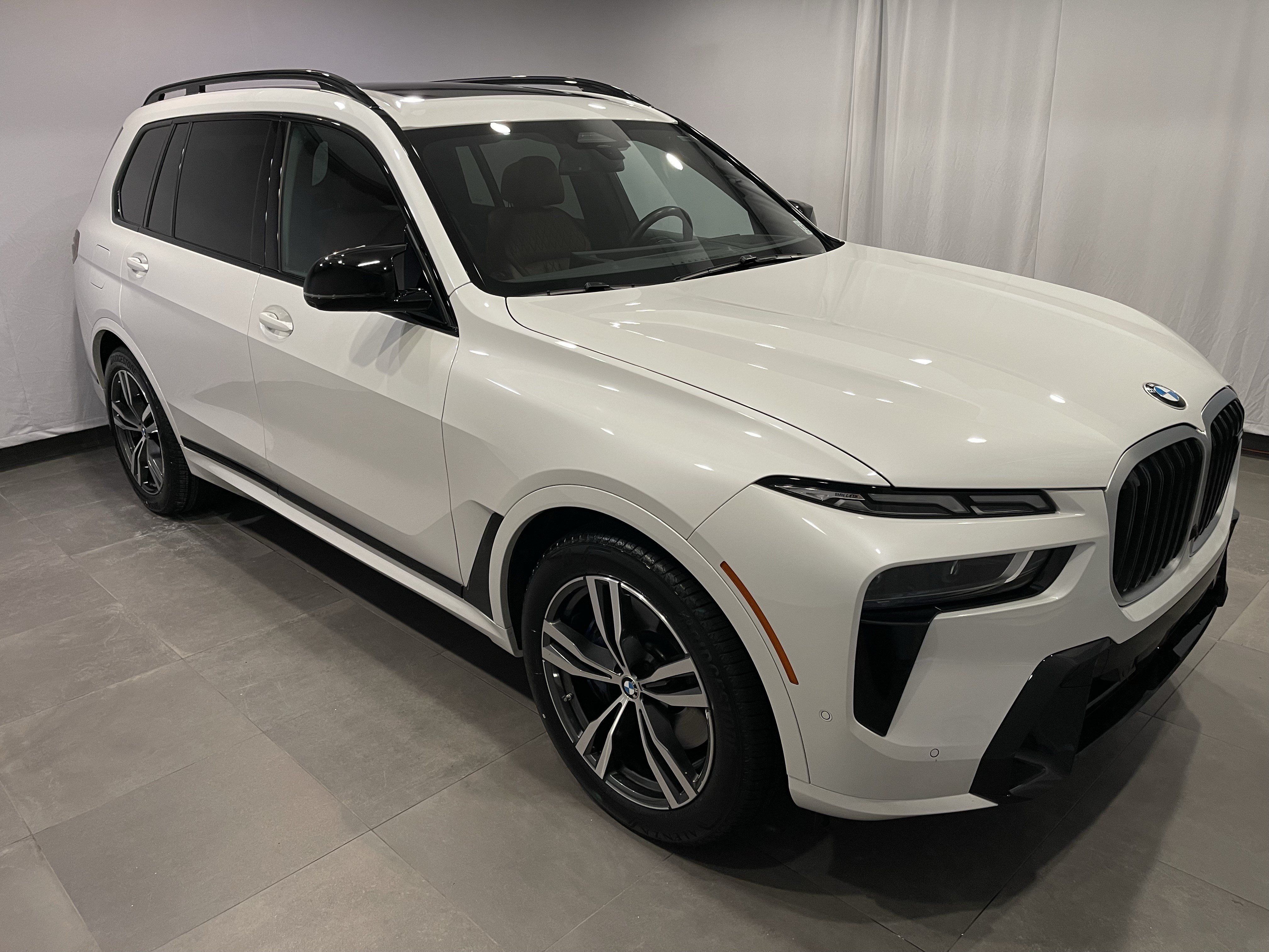 Certified 2025 BMW X7 M60i w/ Executive Package AWD/4WD image 3