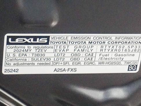 Used 2024 Lexus RX 450h Luxury w/ Convenience Package image 29