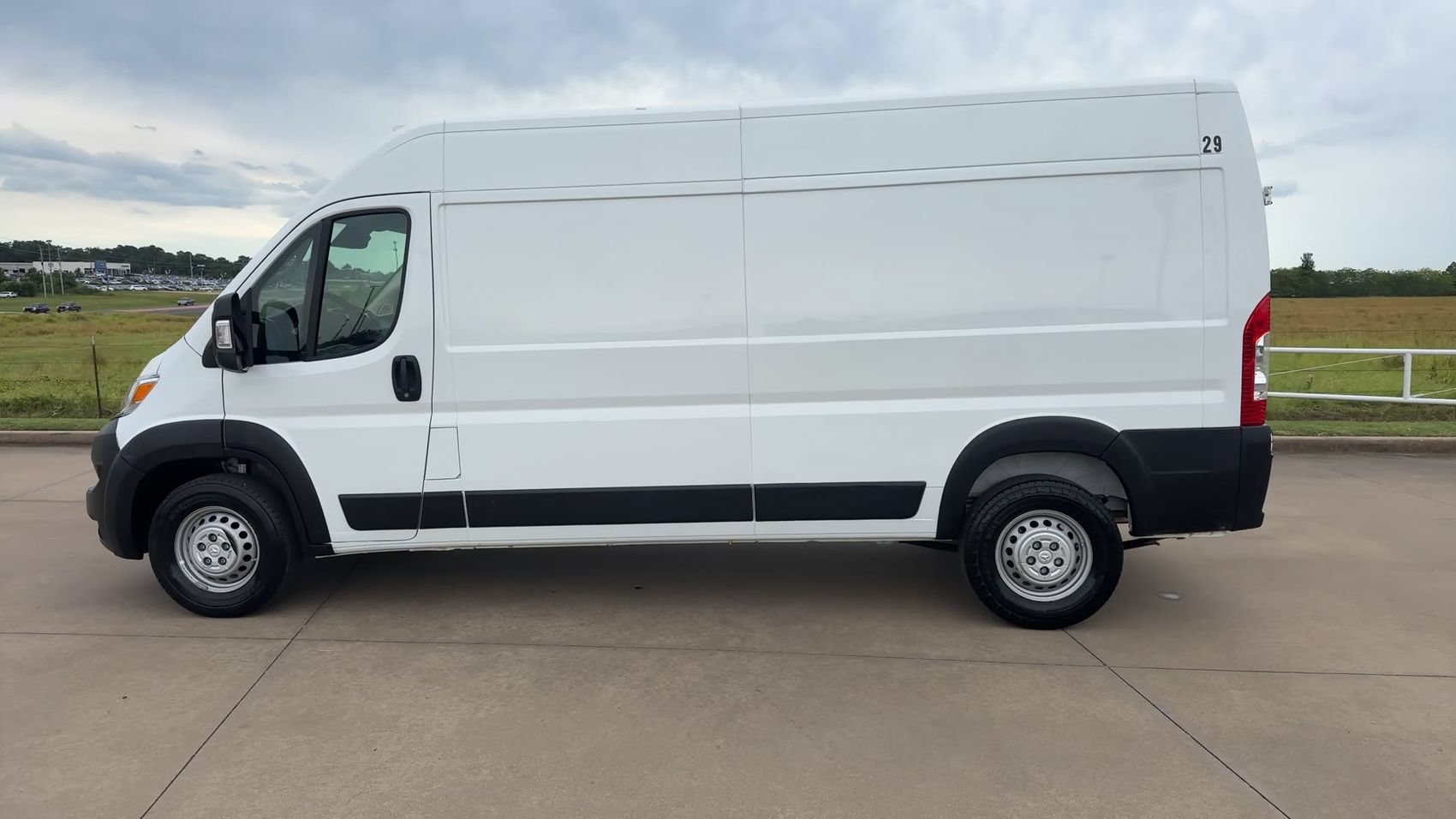 Used 2025 RAM ProMaster 2500 w/ Convenience Group FWD image 6